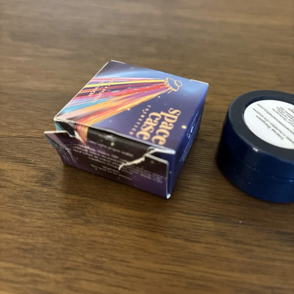 Eyeshadow space case